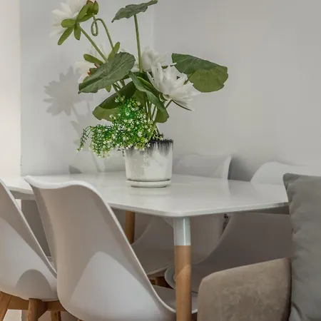 City Center Studio 500mbs