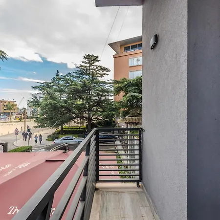 City Center Studio 500mbs *
